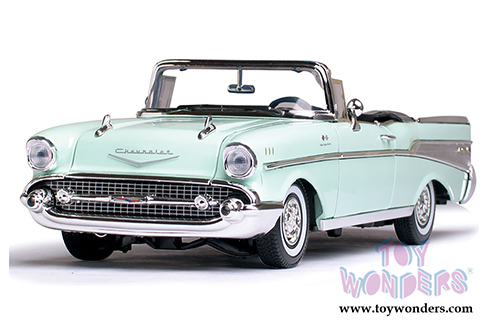Motormax Timeless Classics - Chevy Bel Air&reg; Convertible (1957, 1/18 scale diecast model car, Green) 73175TC/GN