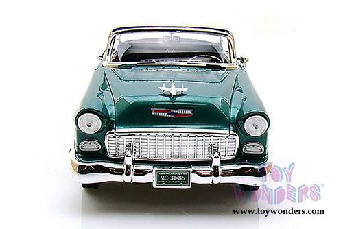 Motormax Timeless Classics - Chevy Bel Air Coupe (1955, 1/18 scale diecast model car, Green with White) 73185TC/GN