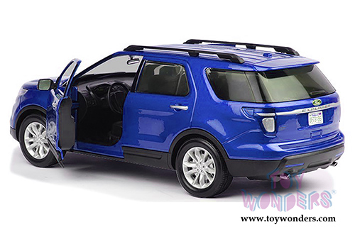 Motormax - Ford Explorer XLT SUV (2015, 1/18 scale diecast model car, Blue) 73186BU