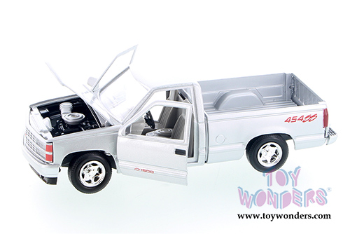 Showcasts Collectibles - Chevrolet&reg; 454 SS&trade; Pickup Truck (1992, 1/24 scale diecast model car, Silver) 73203AC/SV