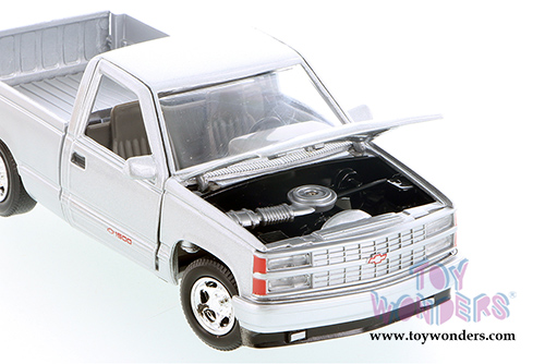Showcasts Collectibles - Chevrolet&reg; 454 SS&trade; Pickup Truck (1992, 1/24 scale diecast model car, Silver) 73203AC/SV