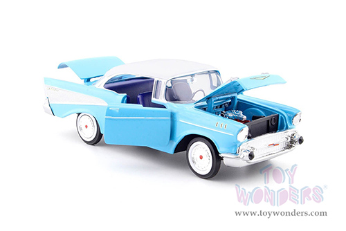 Showcasts Collectibles - Chevrolet&reg; Bel Air Hard Top (1957, 1/24 scale diecast model car, Blue) 73228AC/BU