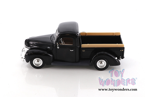 Showcasts Collectibles - Ford Pickup (1940, 1/24 scale diecast model car, Asstd.) 73234/16D