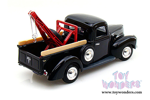 Showcasts Collectibles - Ford Pickup Tow Truck (1940, 1/24 scale diecast model car, Black) 73234T/BK