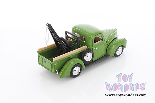 Showcasts Collectibles - Ford Tow Truck (1940, 1/24 scale diecast model car, Green) 73234T/GN