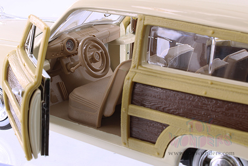 Showcasts Collectibles - Ford  Woody Wagon (1949, 1/24 scale diecast model car, Asstd.) 73260/2/16D
