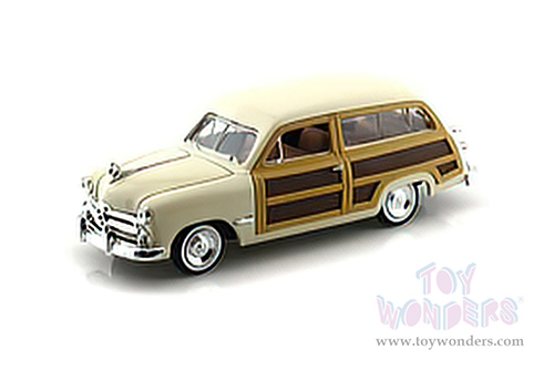 Showcasts Collectibles - Ford  Woody Wagon (1949, 1/24 scale diecast model car, Beige) 73260AC/BE