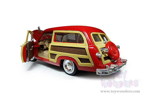 Showcasts Collectibles - Ford  Woody Wagon (1949, 1/24 scale diecast model car, Red) 73260AC/R