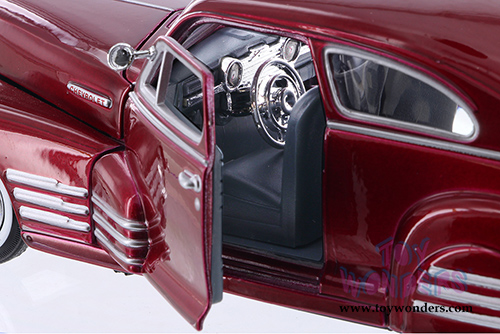 Showcasts Collectibles - Chevy&reg; Aerosedan Fleetline Hard Top (1948, 1/24 scale diecast model car, Asstd.) 73266/16D