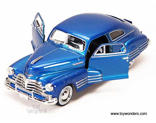 Showcasts - Chevy Aerosedan Fleetline (1948, 1:24, Asstd.) 73266D