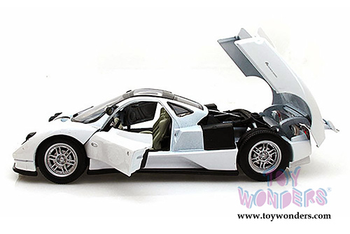 Showcasts Collectibles - Pagani Zonda C12 (1/24 scale diecast model car, Asstd.) 73272/16D