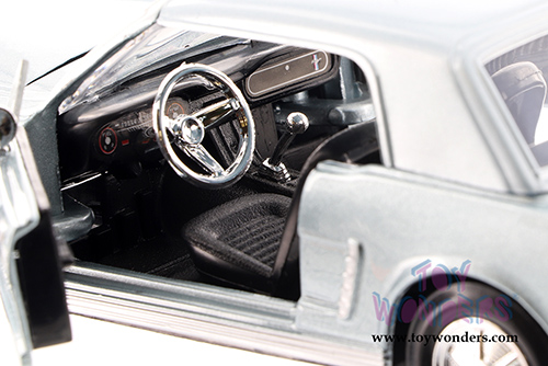 Showcasts Collectibles - Ford Mustang Hardtop (1964 1/2, 1/24 scale diecast model car, Asstd.) 73273/16D