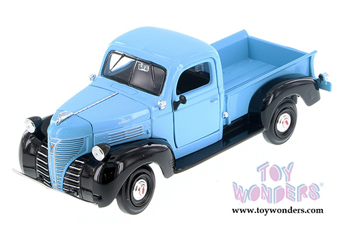 Showcasts Collectibles - Plymouth Truck (1941, 1/24 scale diecast model car, Asstd.) 73278/16D