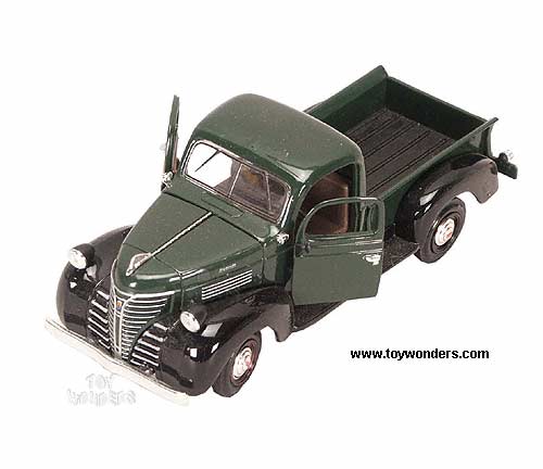 Showcasts - Plymouth Truck (1941, 1:24, Asstd.) 73278D