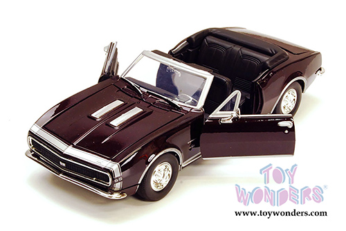 Showcasts Collectibles - Chevy&reg; Camaro&reg; SS Convertible (1967, 1/24 scale diecast model car, Burgundy) 73301AC/BG