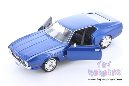 Showcasts Collectibles - Ford Mustang Sportsroof/ Ford Maverick Hardtop (1971, 1974, 1/24 scale diecast model car, Asstd.) 73326/27D