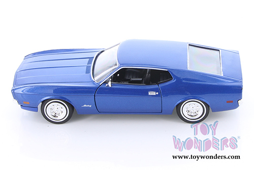 Showcasts Collectibles - Ford Mustang Sportsroof/ Ford Maverick Hardtop (1971, 1974, 1/24 scale diecast model car, Asstd.) 73326/27D