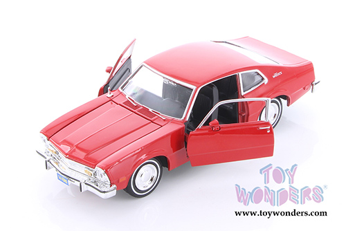 Showcasts Collectibles - Ford Mustang Sportsroof/ Ford Maverick Hardtop (1971, 1974, 1/24 scale diecast model car, Asstd.) 73326/27D