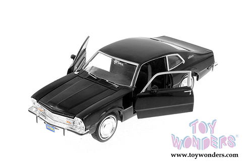 Showcasts Collectibles - Ford Maverick Stallion Hardtop (1974, 1/24 scale diecast model car, Black) 73326AC/BK