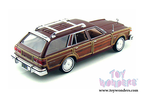 Showcasts Collectibles - Chrysler LeBaron Town & Country Wagon (1979, 1/24 scale diecast model car, Brown) 73331AC/ST