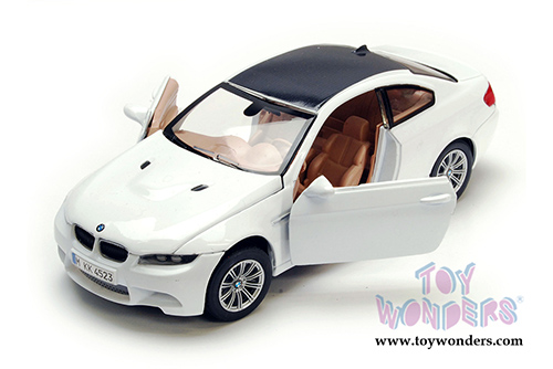Showcasts Collectibles - BMW M3 Coupe Hardtop (1/24 scale diecast model car, White) 73347W