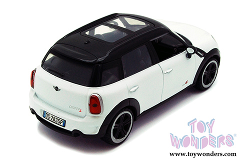 Showcasts Collectibles - Mini Cooper S Countryman Hardtop w/ Sunroof (1/24 scale diecast model car, Asstd.) 73353/16D