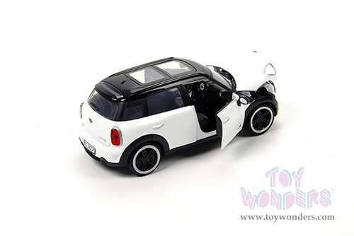 Showcasts®  Collectibles - Mini Cooper S Countryman with Sunroof (1/24 scale diecast model car, White) 73353WT MAP: $22.99