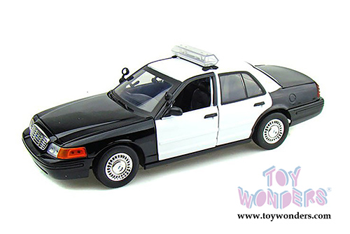 Motormax - Ford Crown Victoria Undecorated Police Hardtop (2001, 1/18 scale diecast model car, Black & White) 73516