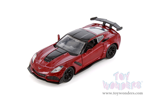 Showcasts® Collectibles - Chevrolet® Corvette® ZR-1 Hardtop  (2019, 4.5" diecast model car, Asstd.) 73678D MAP: $7.99