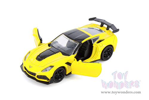 Showcasts® Collectibles - Chevrolet® Corvette® ZR-1 Hardtop  (2019, 4.5" diecast model car, Asstd.) 73678D MAP: $7.99