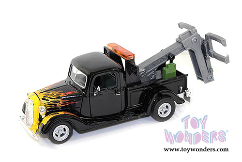 Motormax Premium American - Ford Pickup Tow Truck (1937, 1/24 scale diecast model car, Black w/Flames) 75341AC