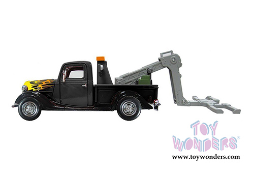 Motormax Premium American - Ford Pickup Tow Truck (1937, 1/24 scale diecast model car, Black w/Flames) 75341AC