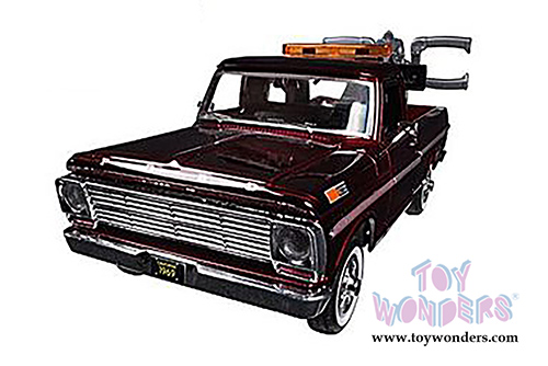 Motormax Premium American - Ford F-100 Pickup Tow Truck (1969, 1/24 scale diecast model car, Burgundy) 75345AC