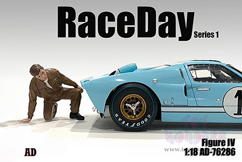 American Diorama Figurine - Race Day 1 Figure IV (1/18 scale, Light Brown) AD-76286