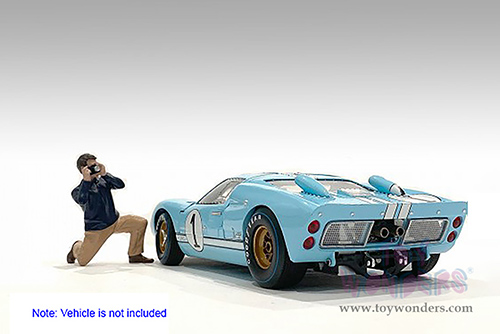 American Diorama Figurine - Race Day 2 Figure IV (1/18 scale, Black/Light Brown) AD-76298