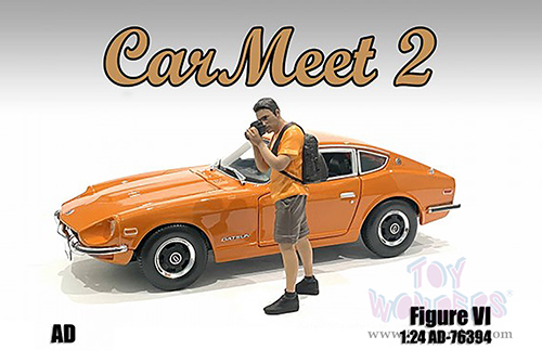 American Diorama Figurine - Car Meet 2 Figure VI (1/24 scale, Orange/Brown) 76394