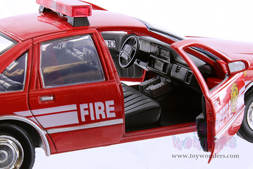 Motormax - Chevrolet&reg; Caprice&trade; Fire Chief (1993, 1/24 scale diecast model car, Red) 76440D