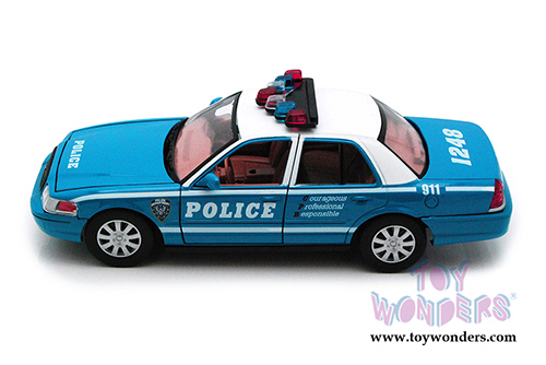 Showcasts Collectibles - Ford Crown Victoria Police Car (2010, 1/24 scale diecast model car, Asstd.) 76482D/2