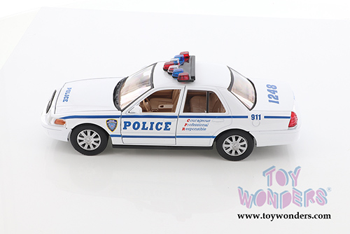 Showcasts Collectibles - Ford Crown Victoria Police Car (2010, 1/24 scale diecast model car, Asstd.) 76482D/3