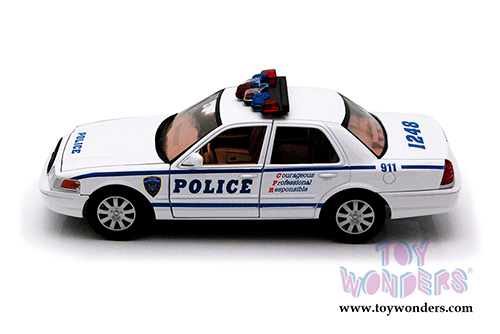 Motormax - Ford Crown Victoria Police Interceptor (2010, 1/24 scale diecast model car, White) 76482WHW