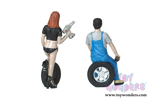 Motorhead Miniatures - Tire Brigade Michele and Derek 2-piece Figurine Set (1/18 scale) 768
