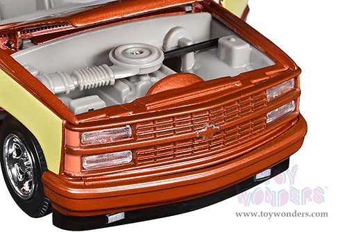 Showcasts® Collectibles - Chevrolet® 454 SS™ Pickup Truck (1992, 1/24 scale diecast model car, Copper/Beige) 77203T MAP: $22.99