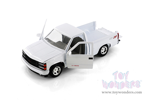 Showcasts® Collectibles - Chevrolet® 454 SS™ Pickup Truck (1992, 1/24 scale diecast model car, White) 77203W MAP: $22.99