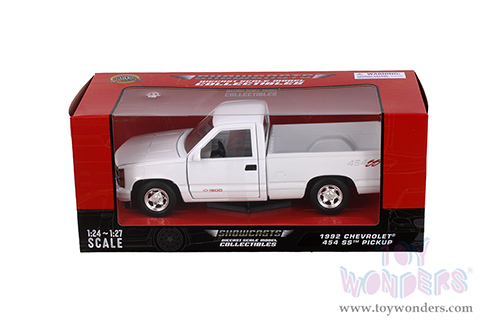 Showcasts® Collectibles - Chevrolet® 454 SS™ Pickup Truck (1992, 1/24 scale diecast model car, White) 77203W MAP: $22.99