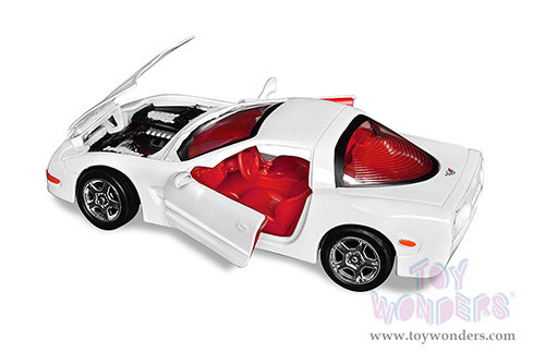 Showcasts®  Collectibles - Chevrolet® Corvette® Hardtop (1997, 1/24 scale diecast model car, White) 77210W MAP: $22.99