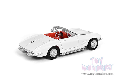 Showcasts® Collectibles - Chevrolet® Corvette® Convertible (1967, 1/24 scale diecast model car, White) 77224WR MAP: $22.99