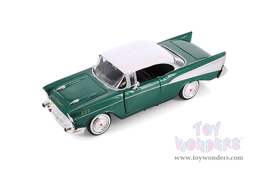 Showcasts® Collectibles - Chevy Bel Air Hardtop (1957, 1/24 scale diecast model car, Green) 77228GD MAP: $19.99