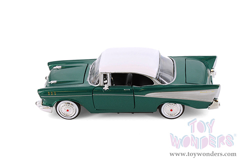 Showcasts® Collectibles - Chevy Bel Air Hardtop (1957, 1/24 scale diecast model car, Green) 77228GD MAP: $19.99
