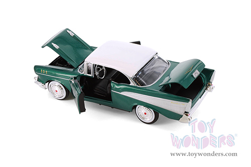 Showcasts® Collectibles - Chevy Bel Air Hardtop (1957, 1/24 scale diecast model car, Green) 77228GD MAP: $19.99