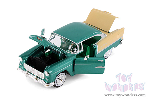 Showcasts® Collectibles - Chevy® Bel Air® Hardtop (1955, 1/24 scale diecast model car, Green/Beige) 77229GND MAP: $19.99